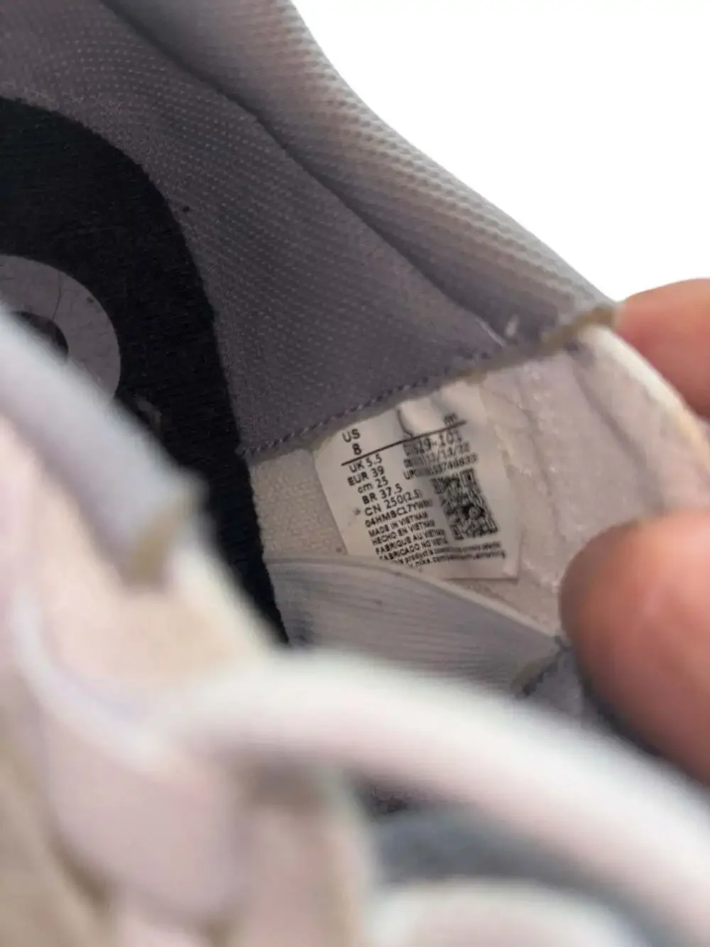 Nike Women's Air Jordan 11 CMFT Low 'White Cement Grey' (DV2629-101)